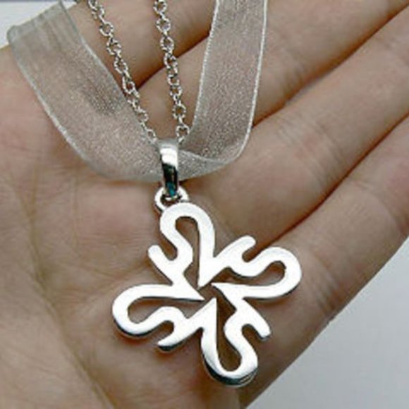 VERA WANG Logo  SIGNATURE STAR Silver Necklace 18" - Picture 3 of 5